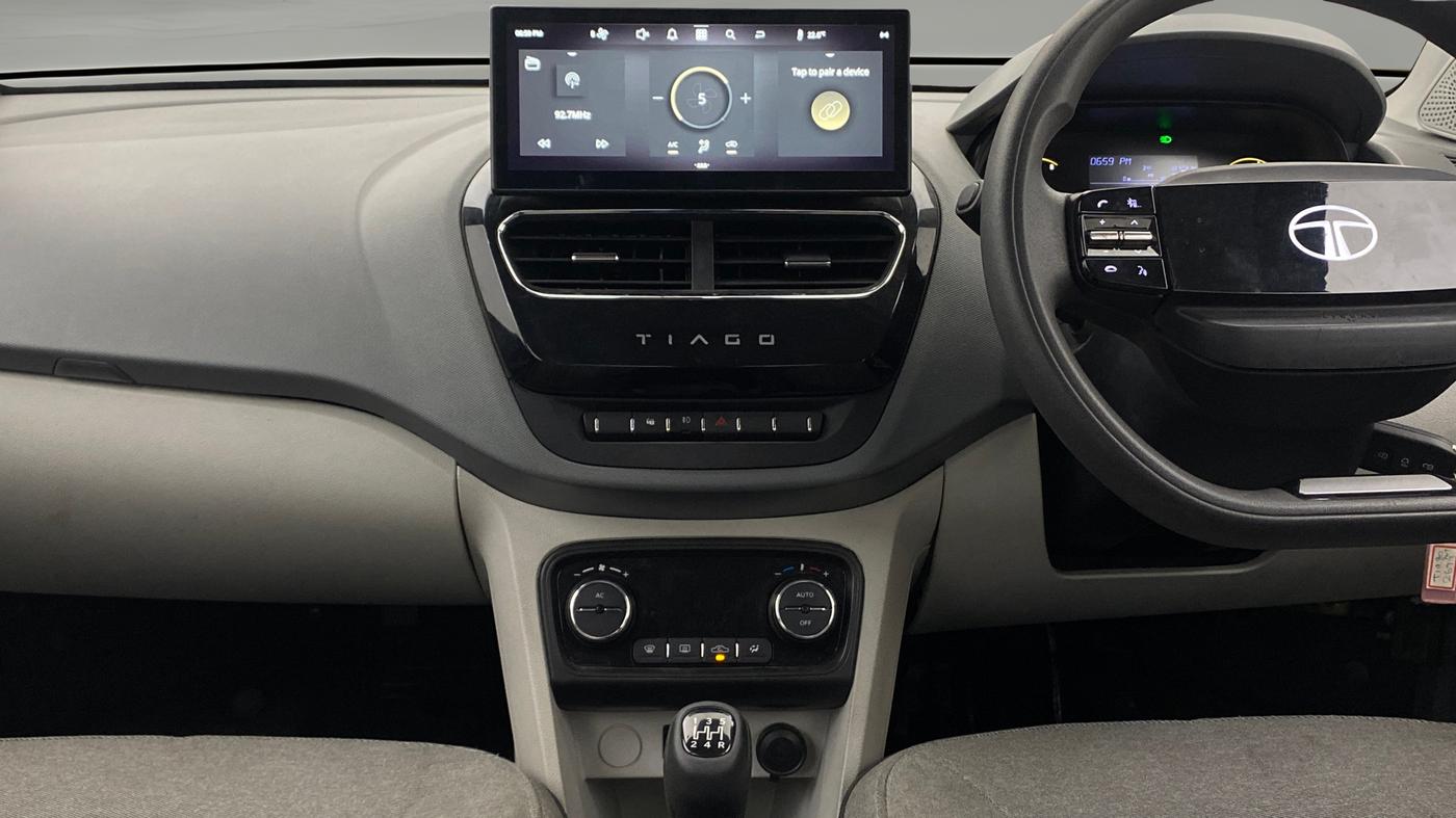 2025 Tata Tiago XZ PLUS PETROL, Petrol, Manual, 21,511 km, Air Conditioner
