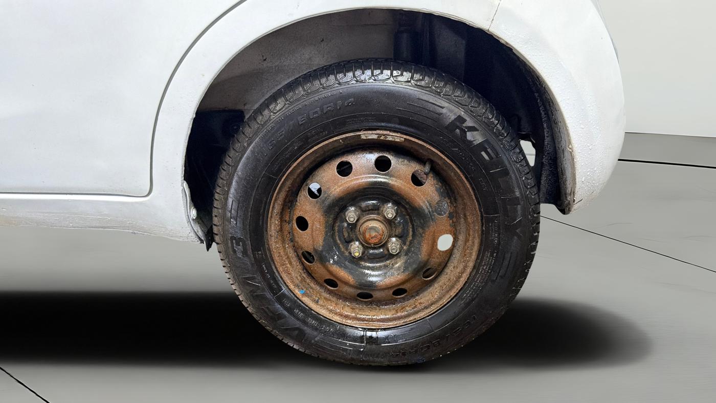 2014 Maruti Ritz VXI, Petrol, Manual, 30,844 km, Left Rear Wheel