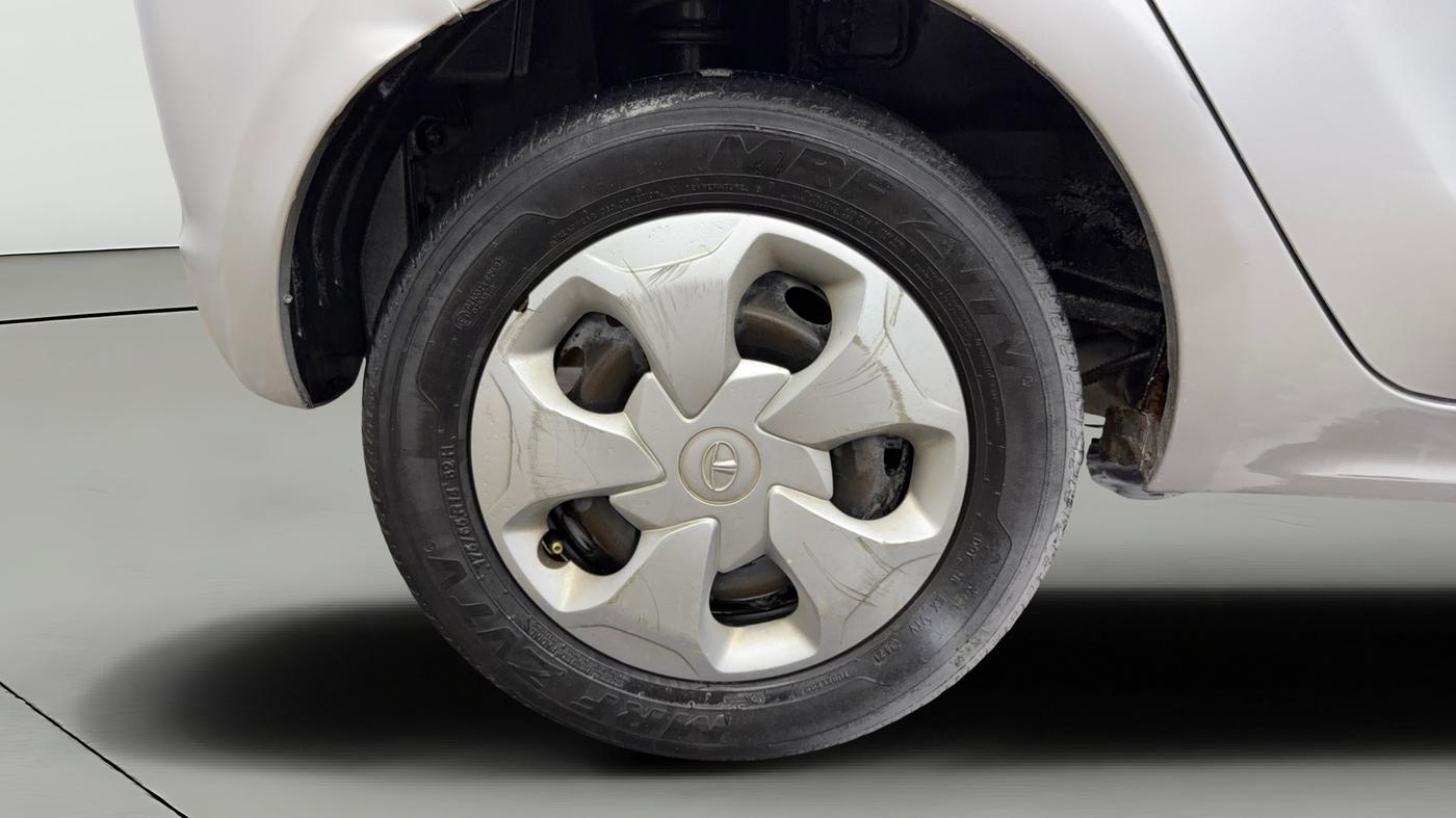 2018 Tata Tiago XT PETROL, Petrol, Manual, 57,171 km, Right Rear Wheel