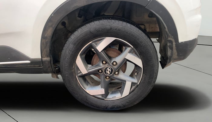 2019 Hyundai VENUE SX 1.4 CRDi DUAL TONE, Diesel, Manual, 1,07,785 km, Left Rear Wheel