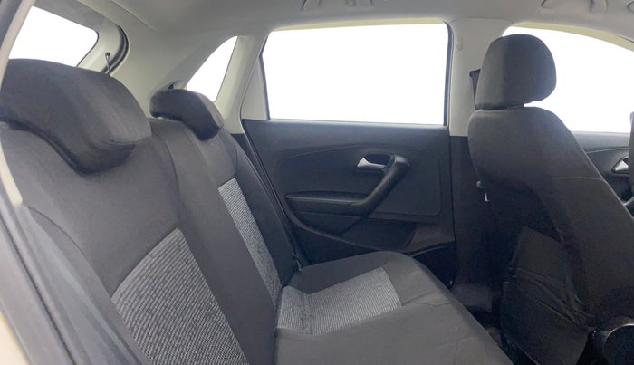 2017 Volkswagen Polo COMFORTLINE 1.2L, Petrol, Manual, 70,942 km, Right Side Rear Door Cabin