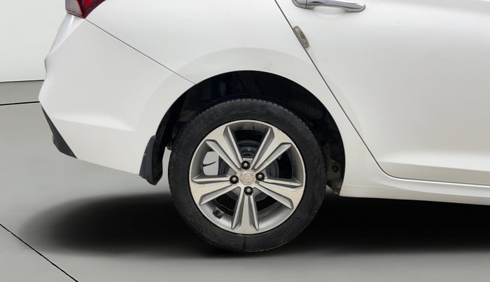 2018 Hyundai Verna 1.6 VTVT SX O, Petrol, Manual, 63,332 km, Right Rear Wheel