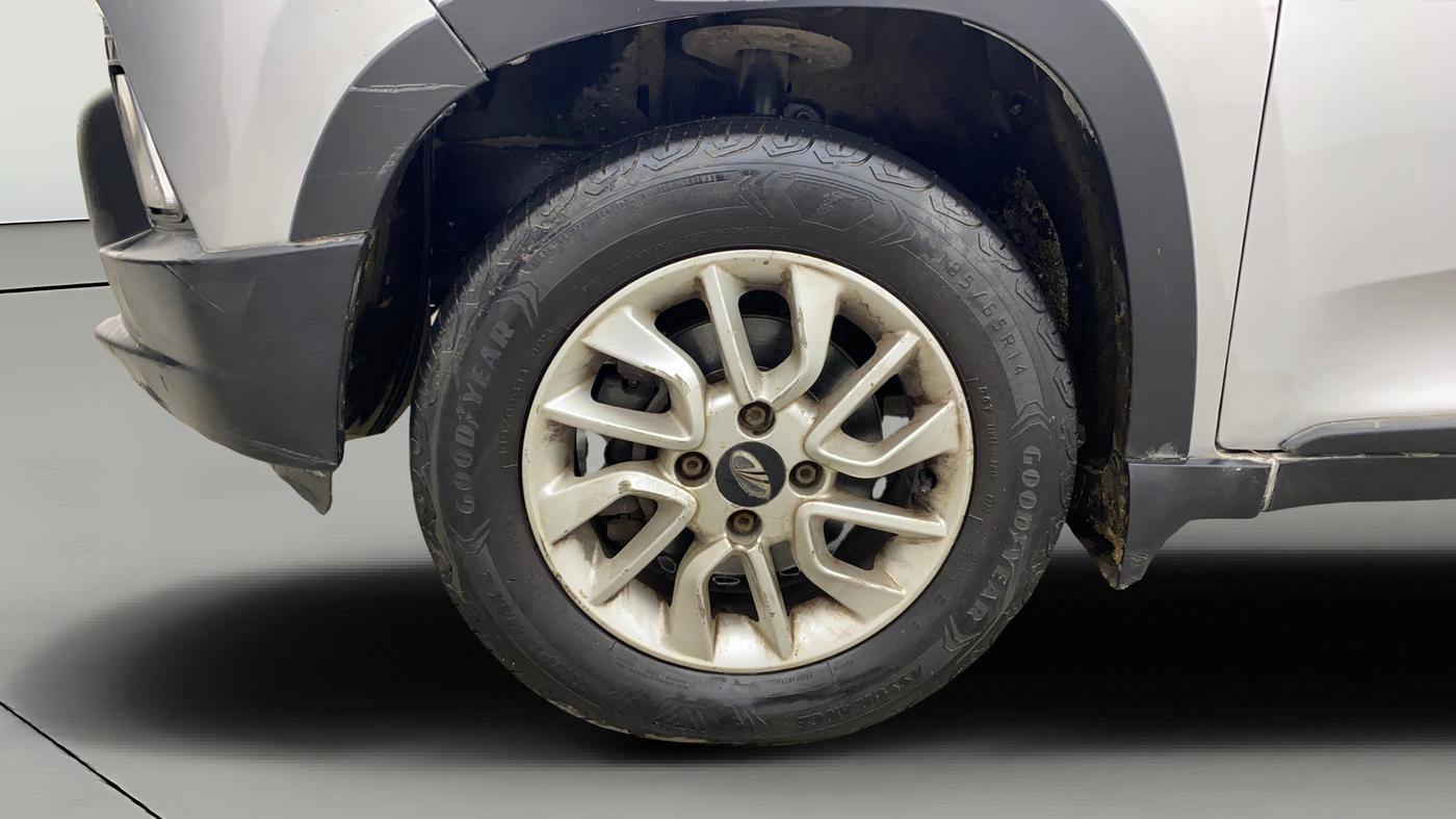 2016 Mahindra Kuv100 K8 6 STR, Petrol, Manual, 62,940 km, Left Front Wheel
