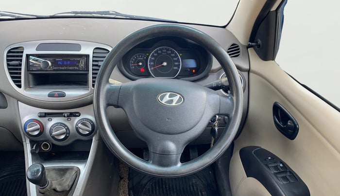 2013 Hyundai i10 MAGNA 1.1, CNG, Manual, 74,640 km, Steering Wheel Close Up