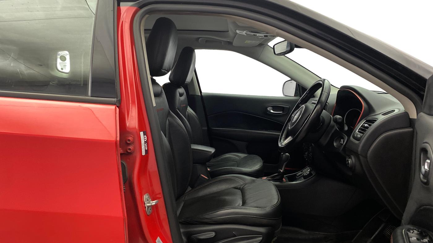2020 Jeep Compass TRAILHAWK (O) 2.0 4X4, Diesel, Automatic, 1,37,802 km, Right Side Front Door Cabin