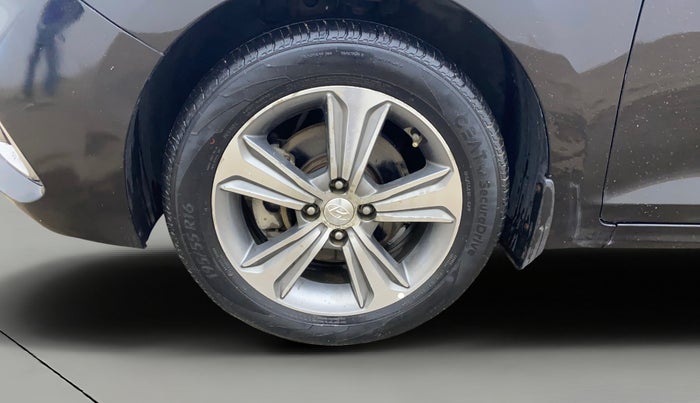 2019 Hyundai Verna 1.6 SX (O) CRDI MT, Diesel, Manual, 68,732 km, Left Front Wheel