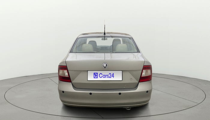 2016 Skoda Rapid AMBITION 1.6 MPI MT, Petrol, Manual, 82,089 km, Back/Rear