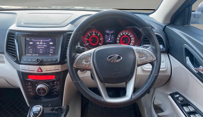 2020 Mahindra XUV300 W8 1.5 DIESEL, Diesel, Manual, 1,04,106 km, Steering Wheel Close Up