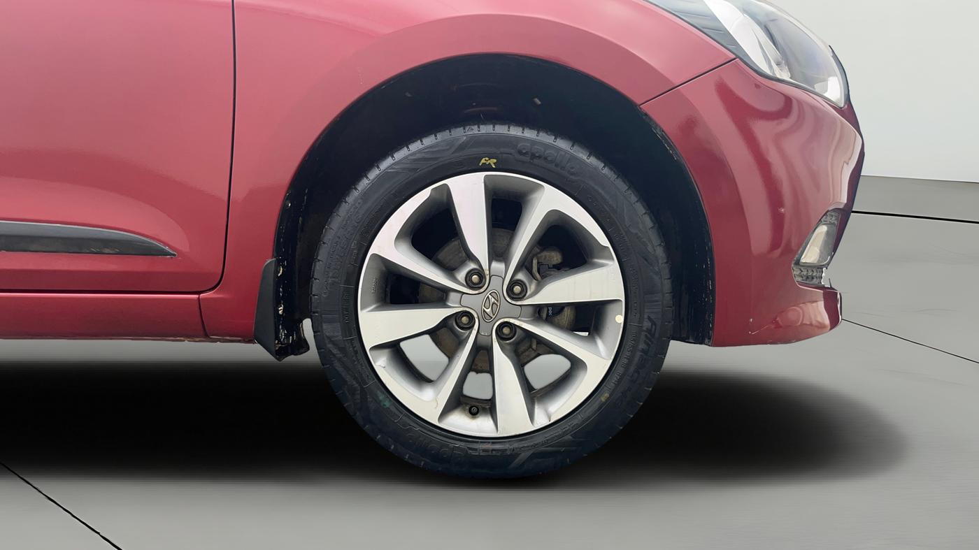2016 Hyundai Elite i20 ASTA 1.2, Petrol, Manual, 1,02,226 km, Right Front Wheel