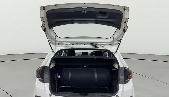 2021 Tata ALTROZ XM PLUS PETROL, CNG, Manual, 28,926 km, Boot Door Open