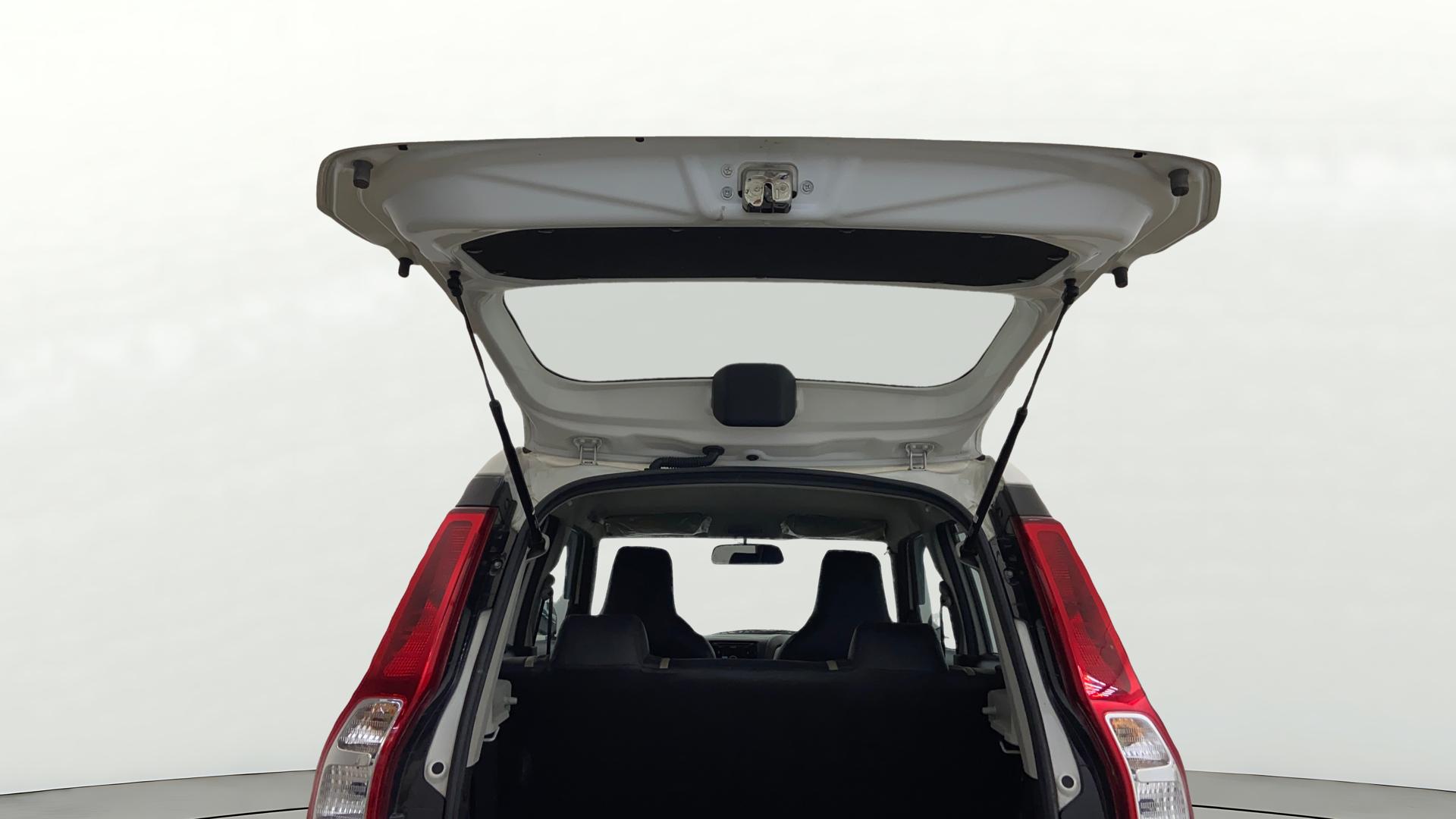 camera-Boot-Door-Open