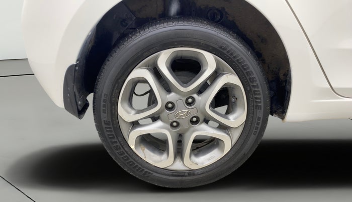 2019 Hyundai Elite i20 SPORTZ PLUS 1.2 DUAL TONE, Petrol, Manual, 23,356 km, Right Rear Wheel