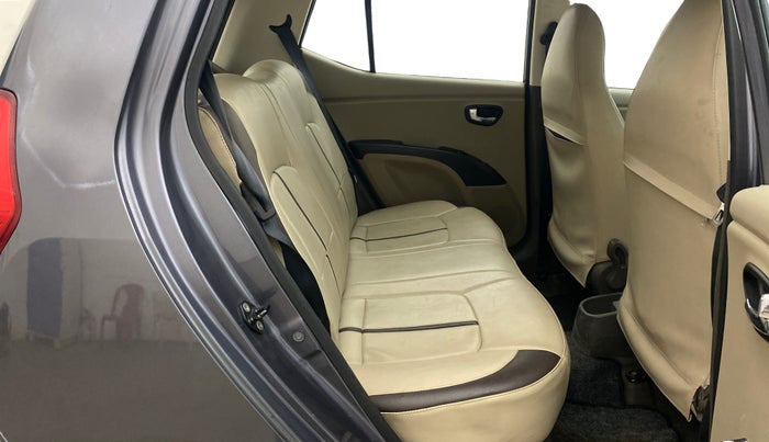 2014 Hyundai i10 SPORTZ 1.1, Petrol, Manual, 30,245 km, Right Side Rear Door Cabin