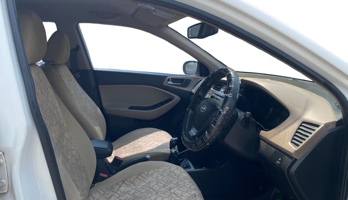 2014 Hyundai Elite i20 SPORTZ 1.2 (O), Petrol, Manual, 52,045 km, Right Side Front Door Cabin