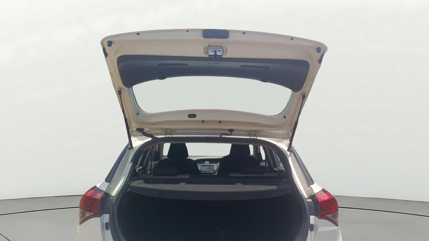 2015 Hyundai Elite i20 ASTA 1.2, Petrol, Manual, 50,385 km, Boot Door Open