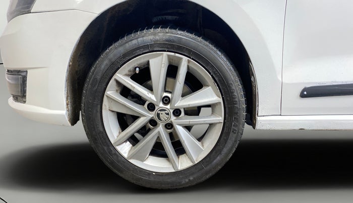 2018 Skoda Rapid STYLE 1.6 MPI AT, Petrol, Automatic, 68,232 km, Left Front Wheel