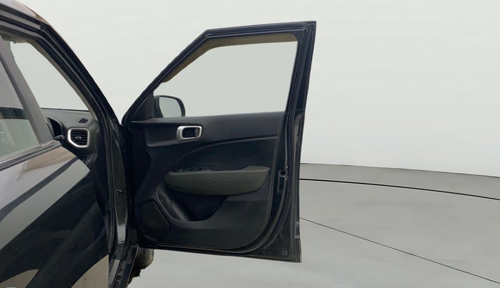 2021 Hyundai VENUE SX 1.5 CRDI, Diesel, Manual, 39,024 km, RHS Front Door