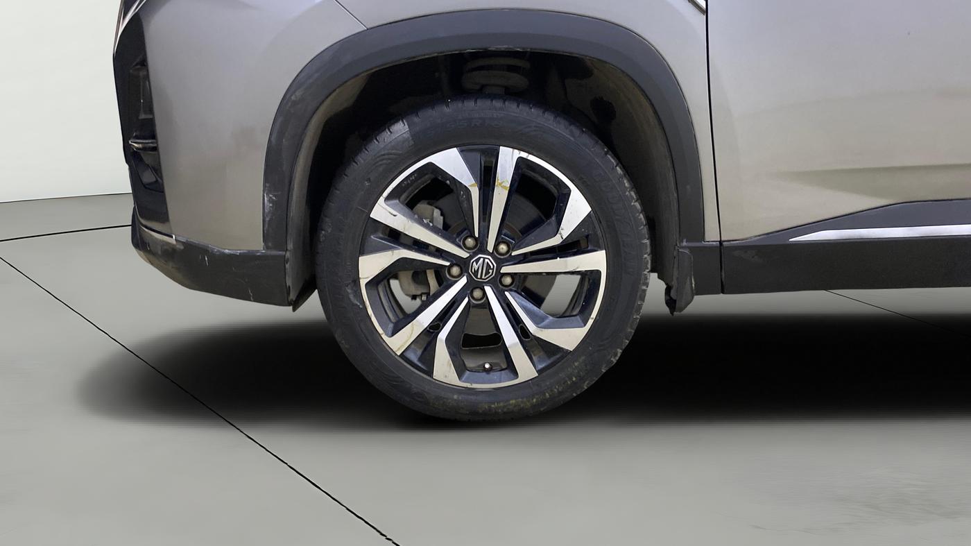 2023 MG HECTOR SHARP PRO 1.5 TURBO MT PETROL, Petrol, Manual, 33,012 km, Left Front Wheel