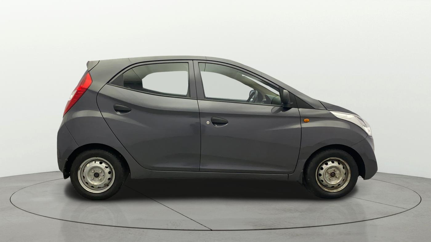 2018 Hyundai Eon ERA +, Petrol, Manual, 28,667 km, Right Side View
