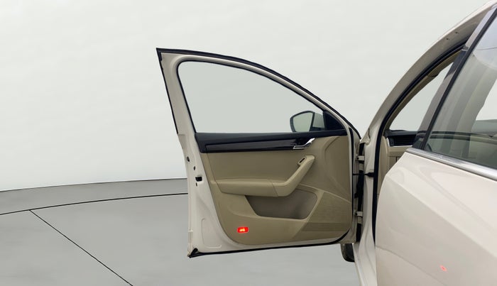 2015 Skoda Octavia STYLE PLUS AT 1.8 TSI, Petrol, Automatic, 1,08,777 km, LHS Front Door