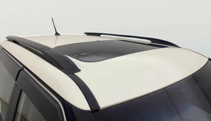 2021 Mahindra XUV300 W8 (O) 1.5 DIESEL, Diesel, Manual, 62,543 km, Roof