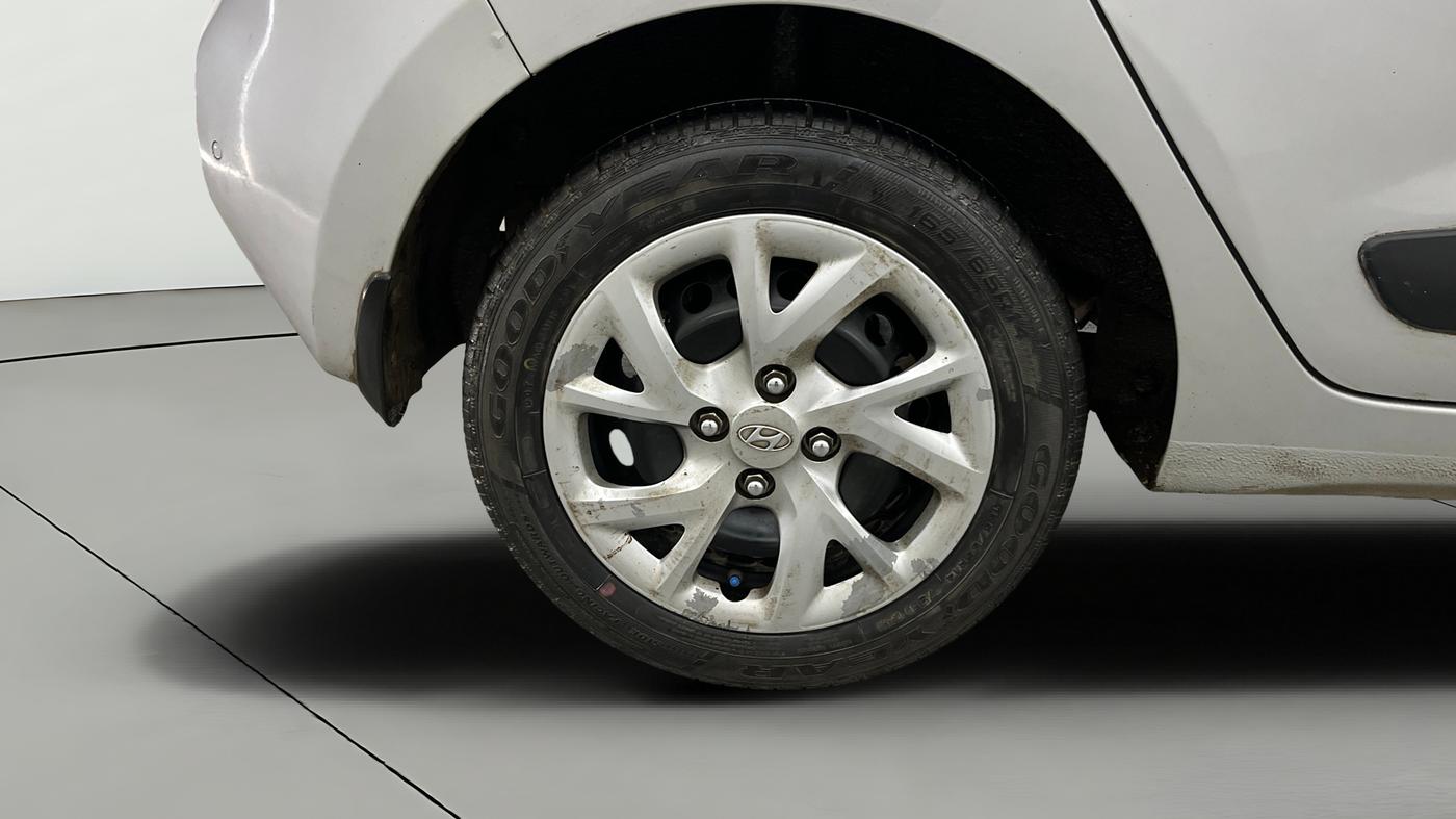 2018 Hyundai Grand i10 SPORTZ 1.2 KAPPA VTVT, Petrol, Manual, 47,777 km, Right Rear Wheel