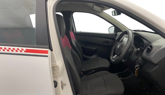 2017 Renault Kwid RXT 1.0 AMT (O), Petrol, Automatic, 28,074 km, Right Side Front Door Cabin