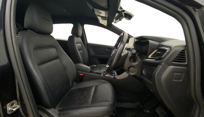 2022 Tata ALTROZ XZA PLUS DARK EDTION, Petrol, Automatic, 24,803 km, Right Side Front Door Cabin