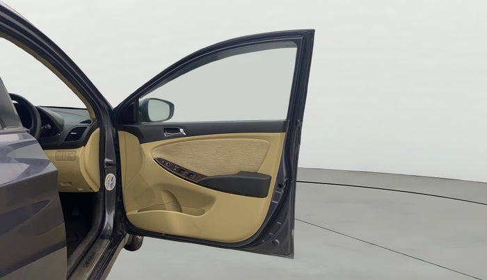 2014 Hyundai Verna FLUIDIC 1.6 VTVT SX, Petrol, Manual, 67,722 km, RHS Front Door