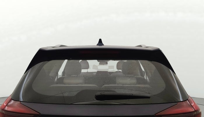 2022 Mahindra XUV700 AX 7 LUXURY P AT 7 STR, Petrol, Automatic, 17,184 km, Rear Windshield