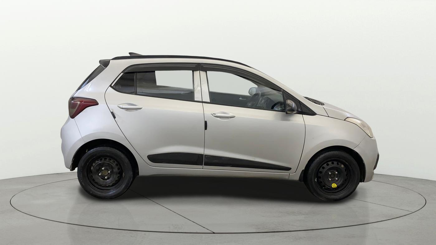 2015 Hyundai Grand i10 SPORTZ 1.2 KAPPA VTVT, Petrol, Manual, 55,260 km, Right Side View
