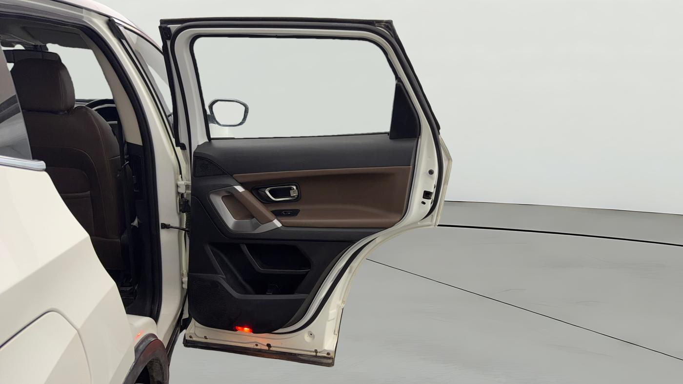 2021 Tata Harrier XZA PLUS 2.0L, Diesel, Automatic, 72,986 km, RHS Rear Door