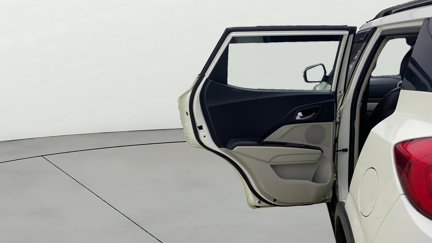 2022 Mahindra XUV300 W8 (O) 1.5 DIESEL AMT, Diesel, Automatic, 86,532 km, LHS Rear Door