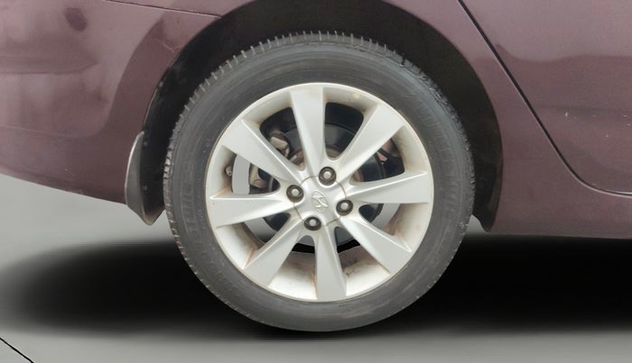 2013 Hyundai Verna FLUIDIC 1.6 CRDI SX, Diesel, Manual, 31,253 km, Right Rear Wheel