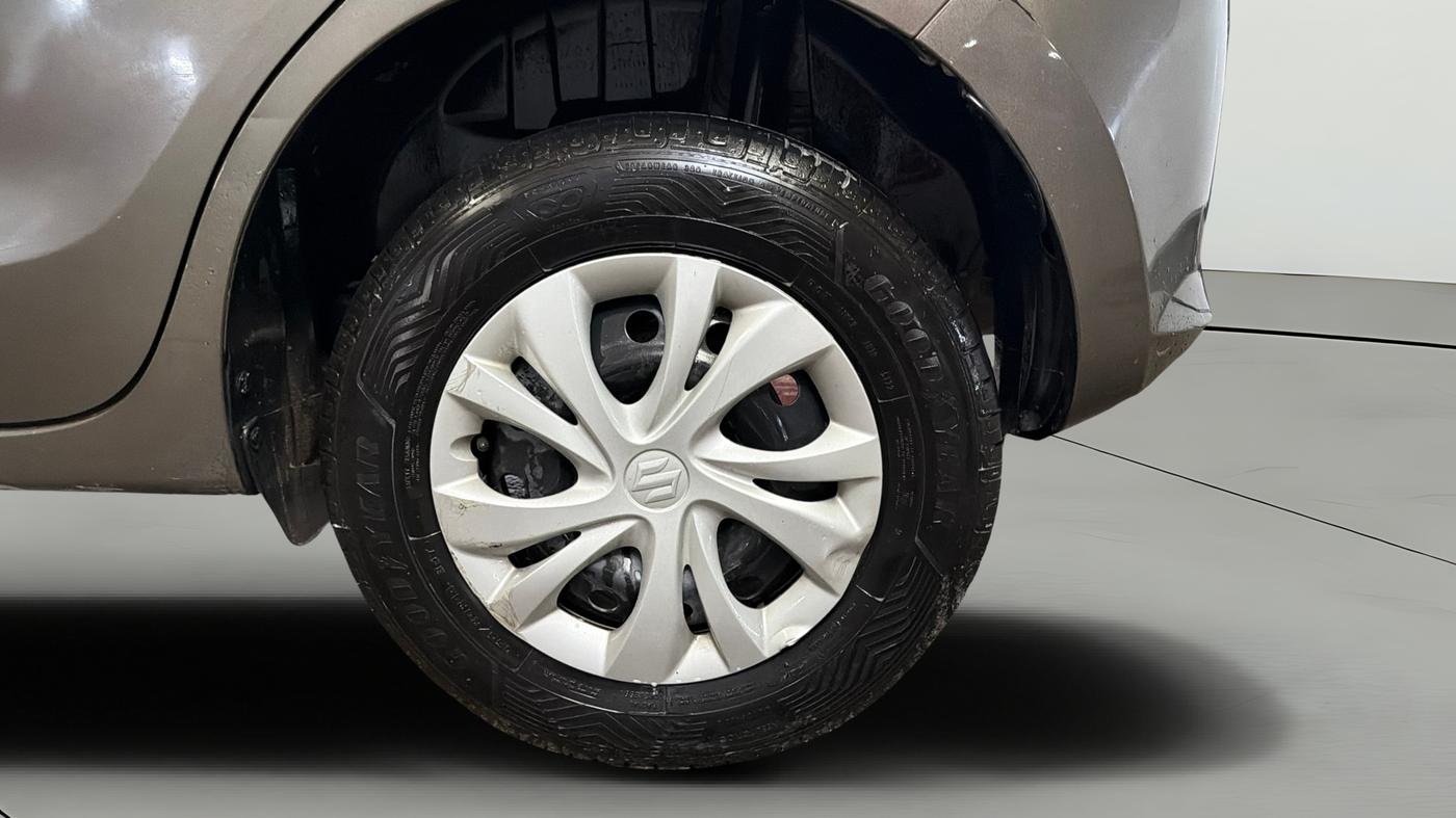 2022 Maruti Swift VXI, Petrol, Manual, 38,503 km, Left Rear Wheel