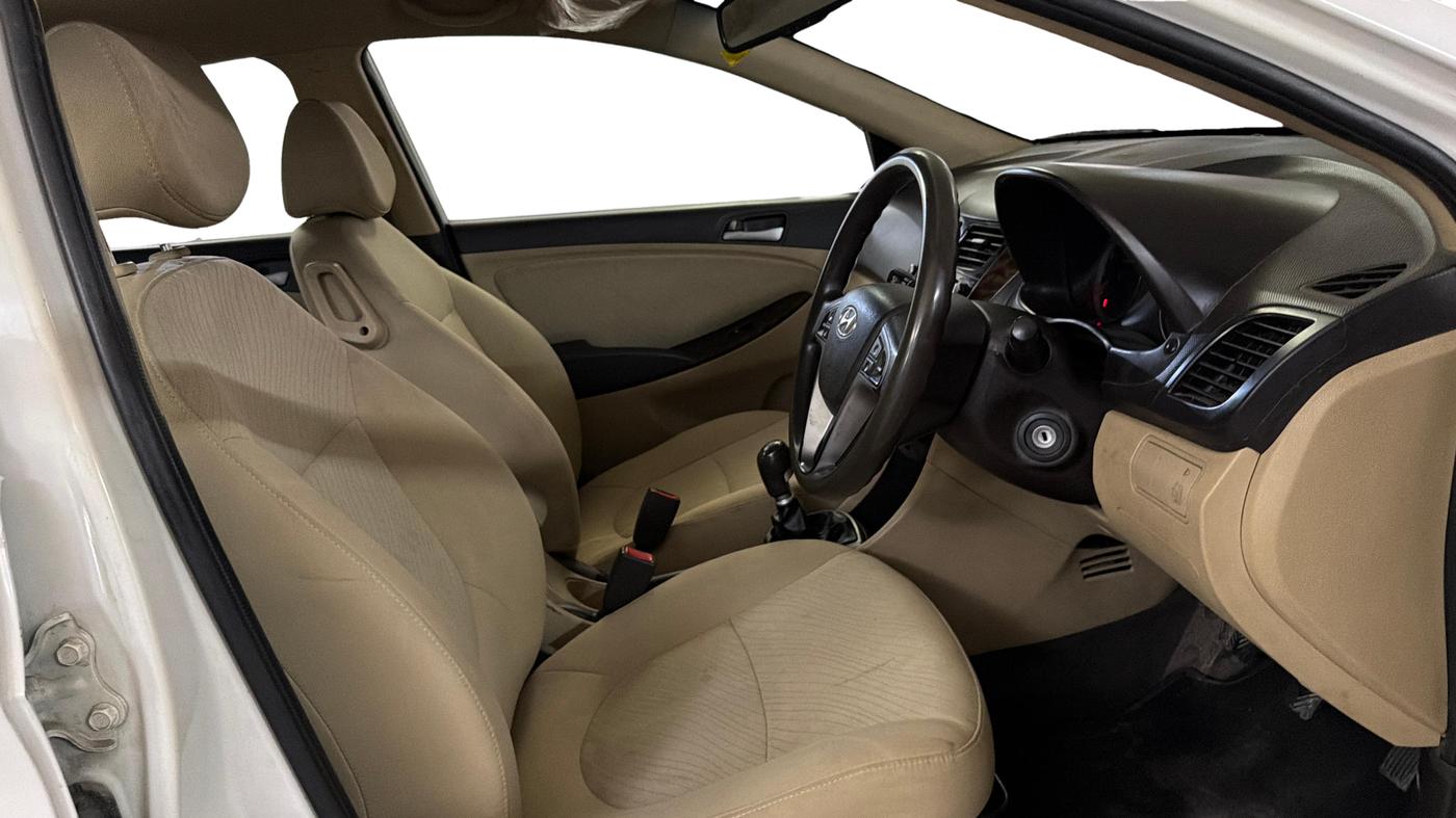 2016 Hyundai Verna 1.6 VTVT SX, Petrol, Manual, 75,369 km, Right Side Front Door Cabin