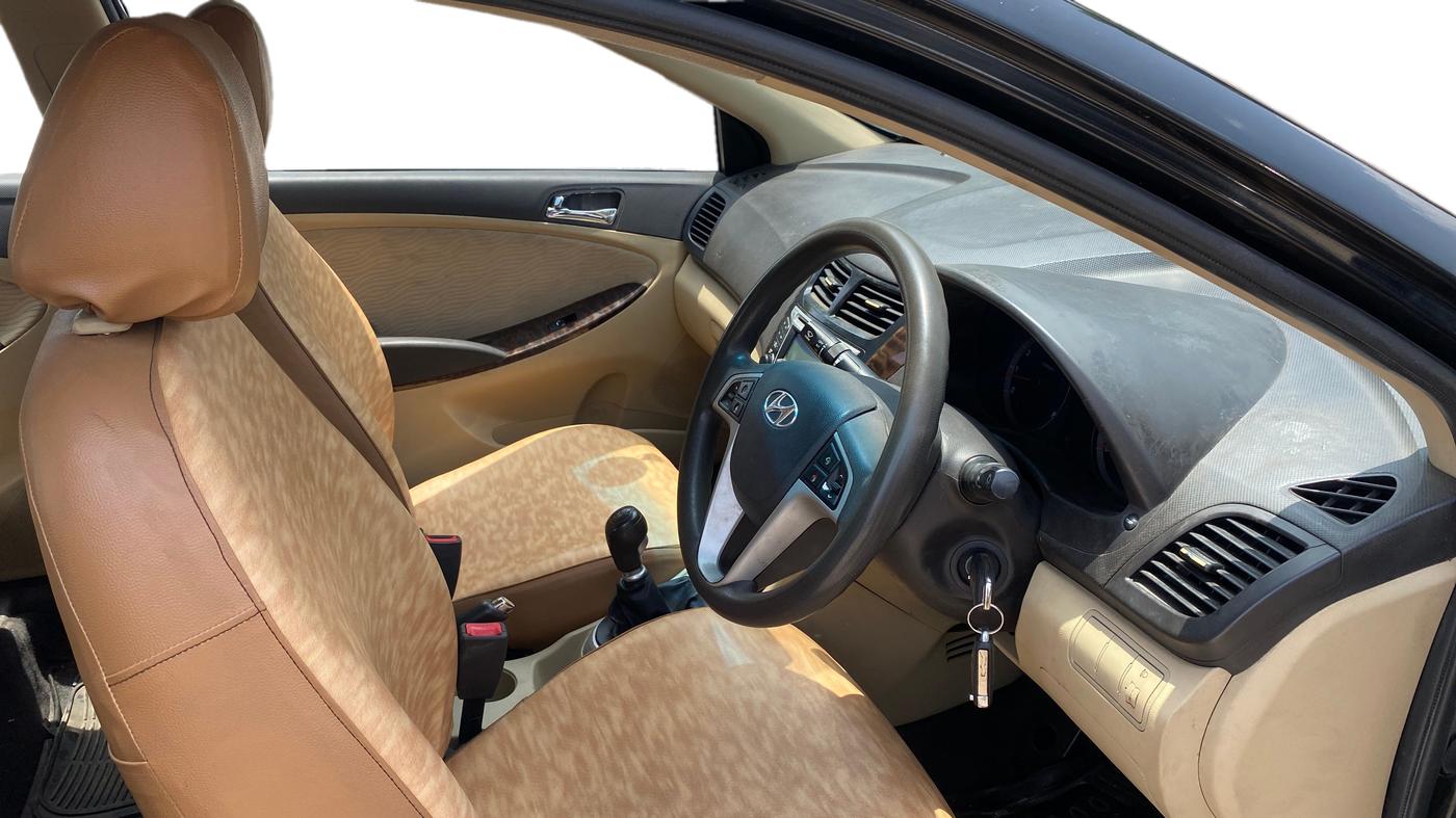 2014 Hyundai Verna FLUIDIC 1.6 VTVT SX, Petrol, Manual, 1,13,313 km, Right Side Front Door Cabin