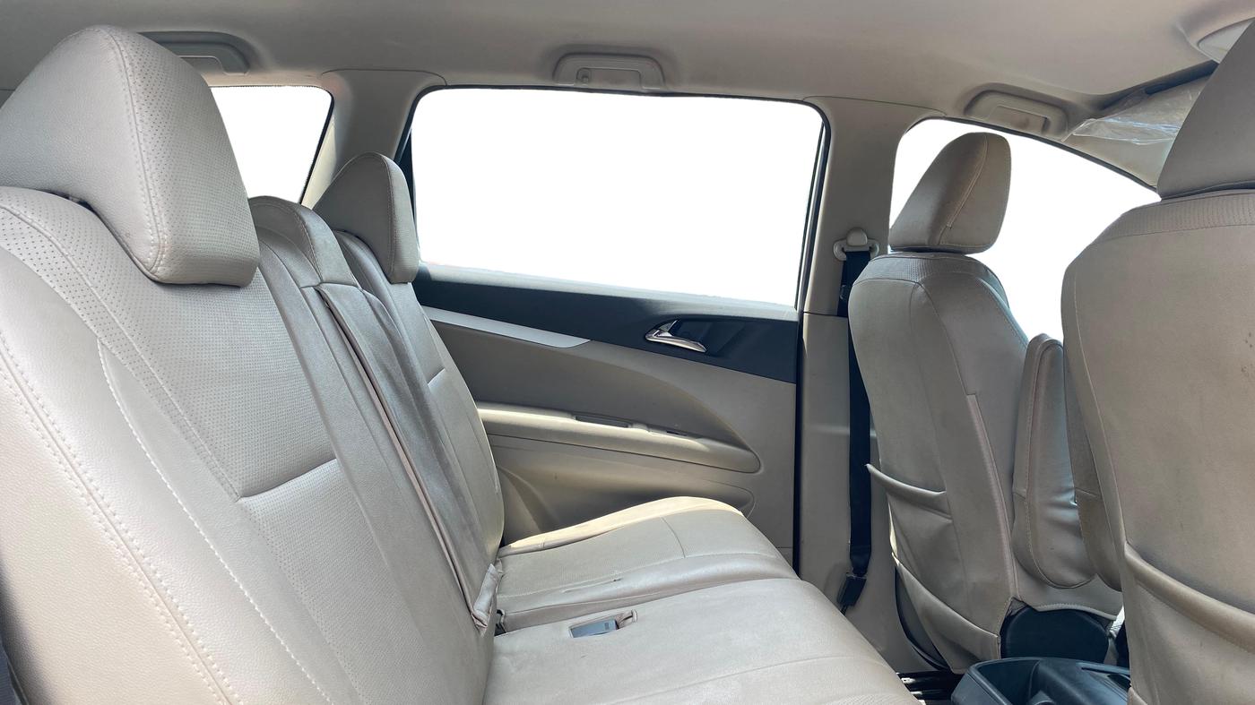 2020 Mahindra MARAZZO M6 8 STR, Diesel, Manual, 73,902 km, Right Side Rear Door Cabin