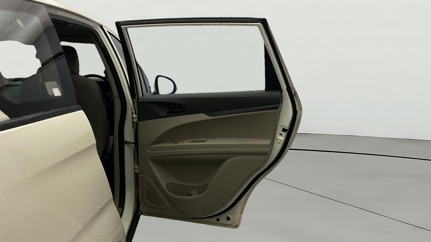 2019 Mahindra MARAZZO M4 7 STR, Diesel, Manual, 35,045 km, RHS Rear Door