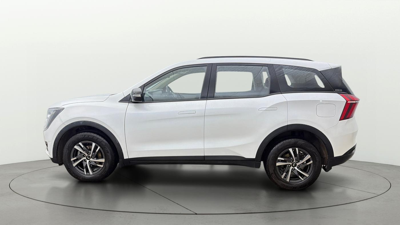 2025 Mahindra XUV700 AX 5 P AT 5 STR, Petrol, Automatic, 3,138 km, Left Side