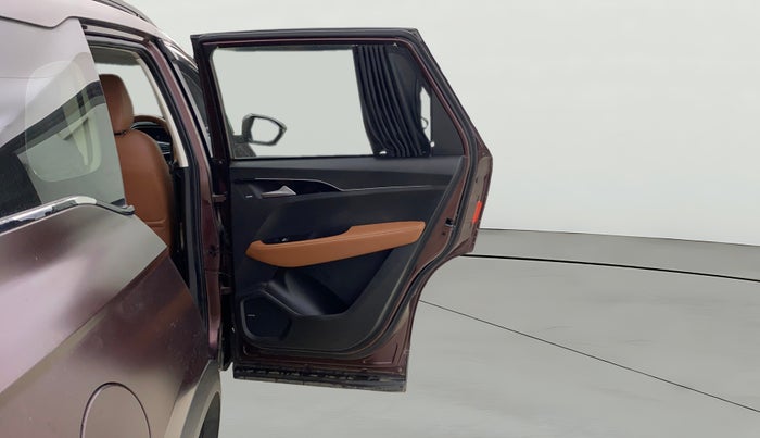 2021 MG HECTOR PLUS SELECT 2.0 DIESEL TURBO MT 7-STR, Diesel, Manual, 72,419 km, RHS Rear Door