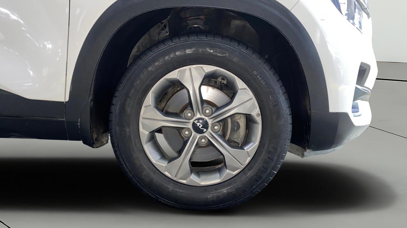 2021 KIA SELTOS HTK PLUS 1.5, Petrol, Manual, 30,310 km, Right Front Wheel