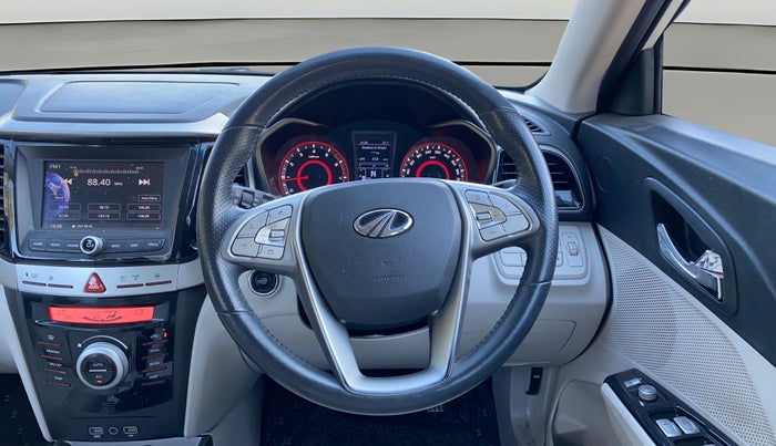 2022 Mahindra XUV300 W8 (O) 1.2 PETROL AMT, Petrol, Automatic, 36,068 km, Steering Wheel Close Up