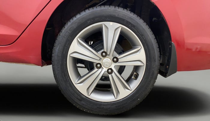 2017 Hyundai Verna 1.6 VTVT SX, Petrol, Manual, 71,946 km, Left Rear Wheel