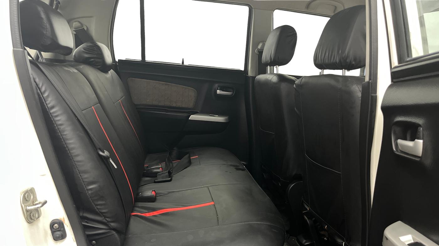2014 Maruti Wagon R 1.0 VXI, Petrol, Manual, 92,229 km, Right Side Rear Door Cabin
