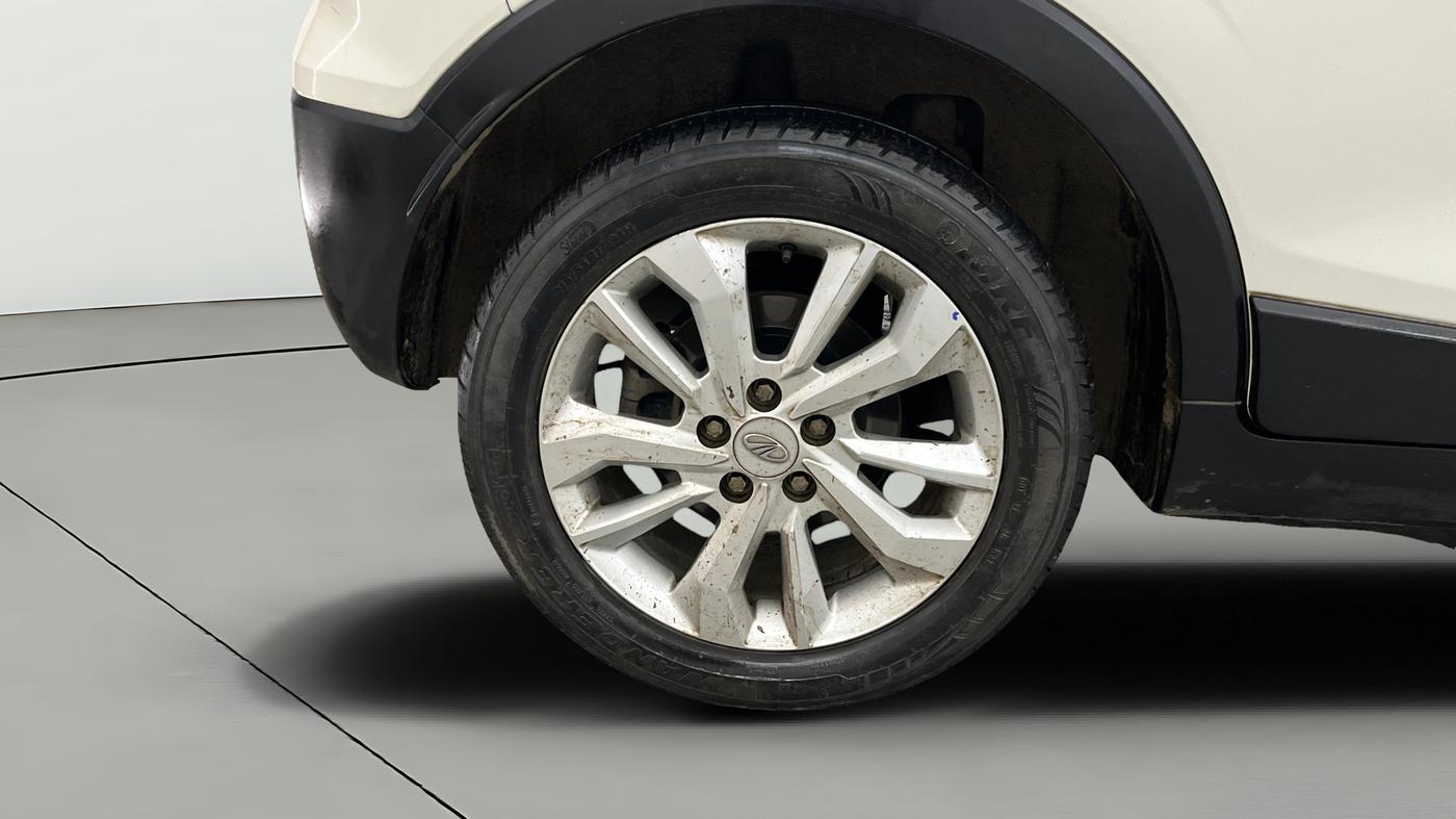 2019 Mahindra XUV300 W8 1.5 DIESEL AMT, Diesel, Automatic, 70,236 km, Right Rear Wheel