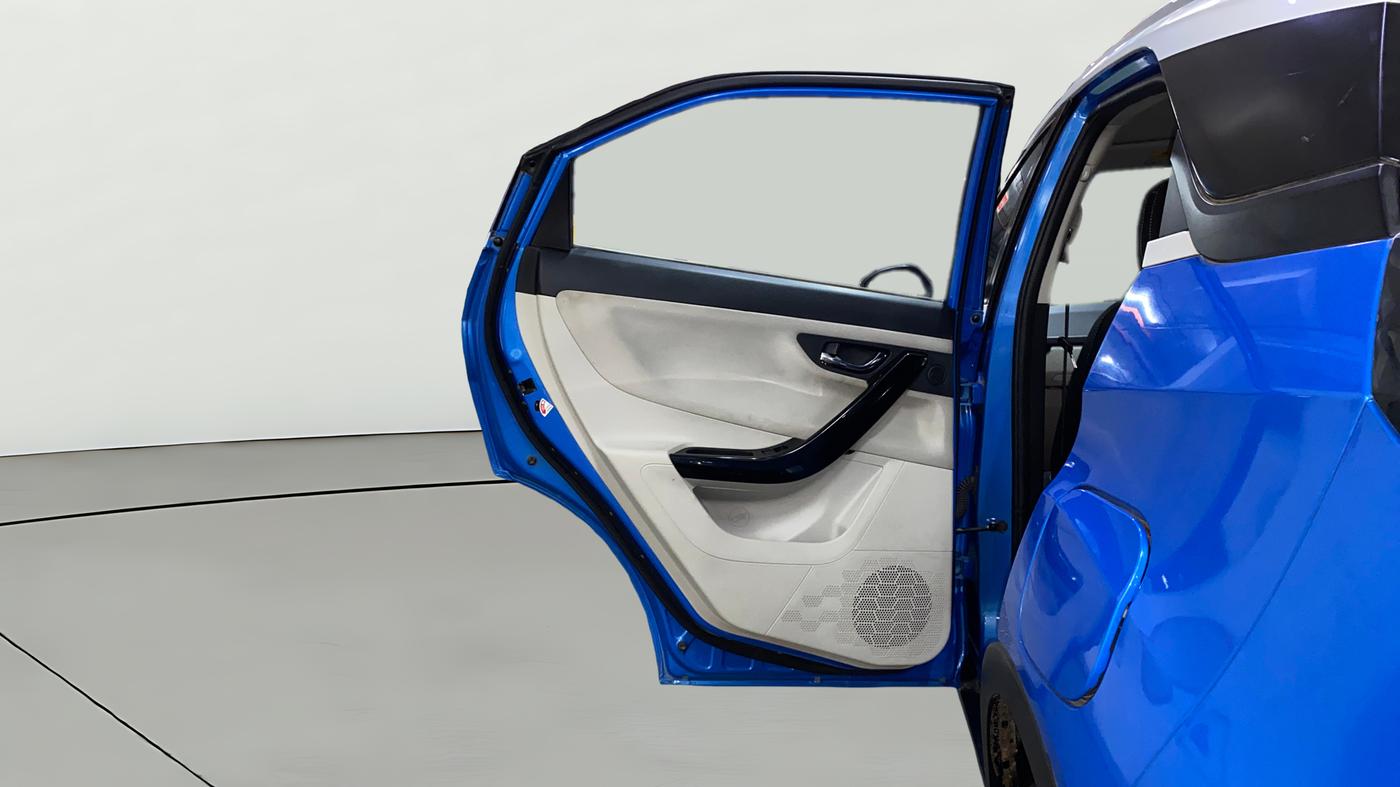 2020 Tata NEXON XZ PLUS (O) PETROL DUAL TONE, Petrol, Manual, 61,167 km, LHS Rear Door