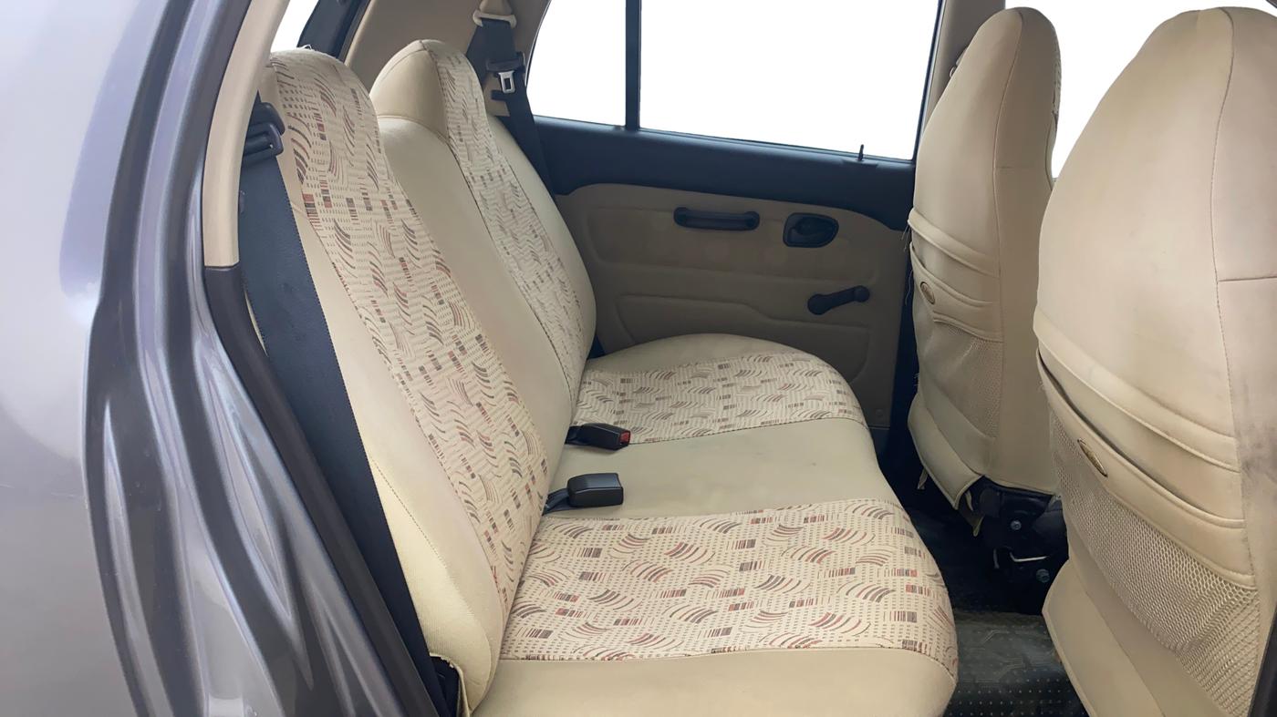 2013 Hyundai Santro Xing GLS, Petrol, Manual, 33,950 km, Right Side Rear Door Cabin