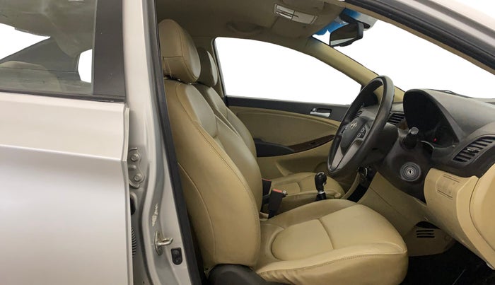 2015 Hyundai Verna FLUIDIC 4S 1.6 VTVT S, Petrol, Manual, 79,966 km, Right Side Front Door Cabin