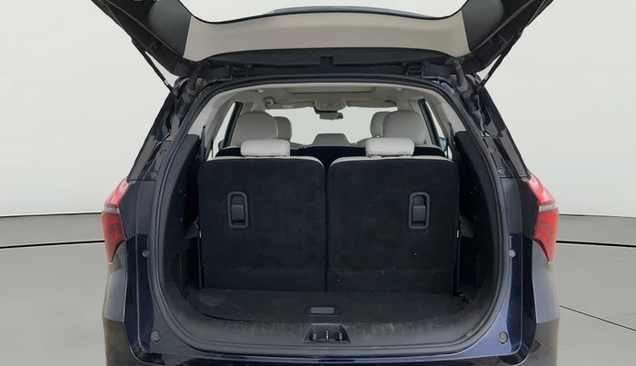 2023 Mahindra XUV700 AX 7 LUXURY P AT 7 STR, Petrol, Automatic, 14,877 km, Boot Open Zoomed View